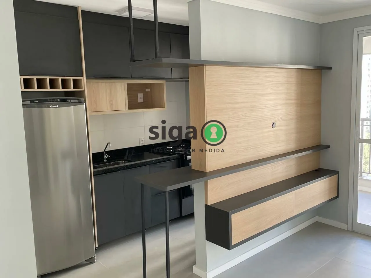 Imagem Apartamento mobiliado com uma vaga de garagem ao lado da linha lilás