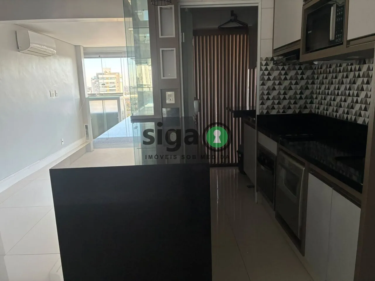 Imagem LOCAÇÃO Apartamento (Semi Mobiliado) Campo Belo com 2 quartos, uma suíte e duas Vagas