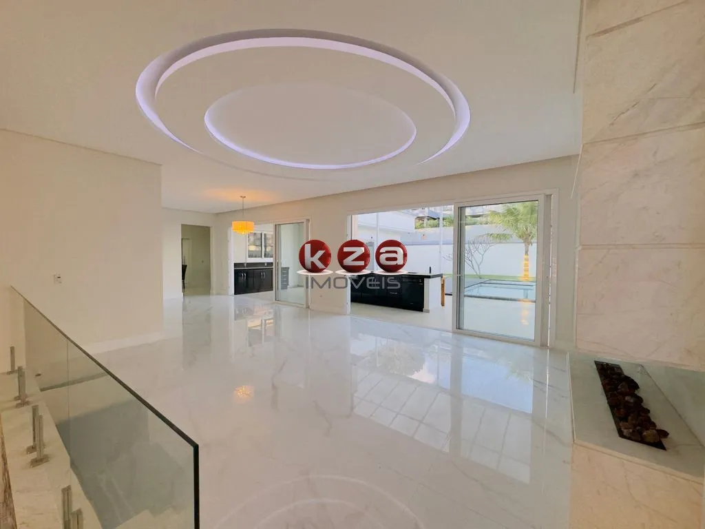 Imagem Residência Neoclássica de Alto Luxo à Venda em Condomínio Fechado | Valinhos/SP