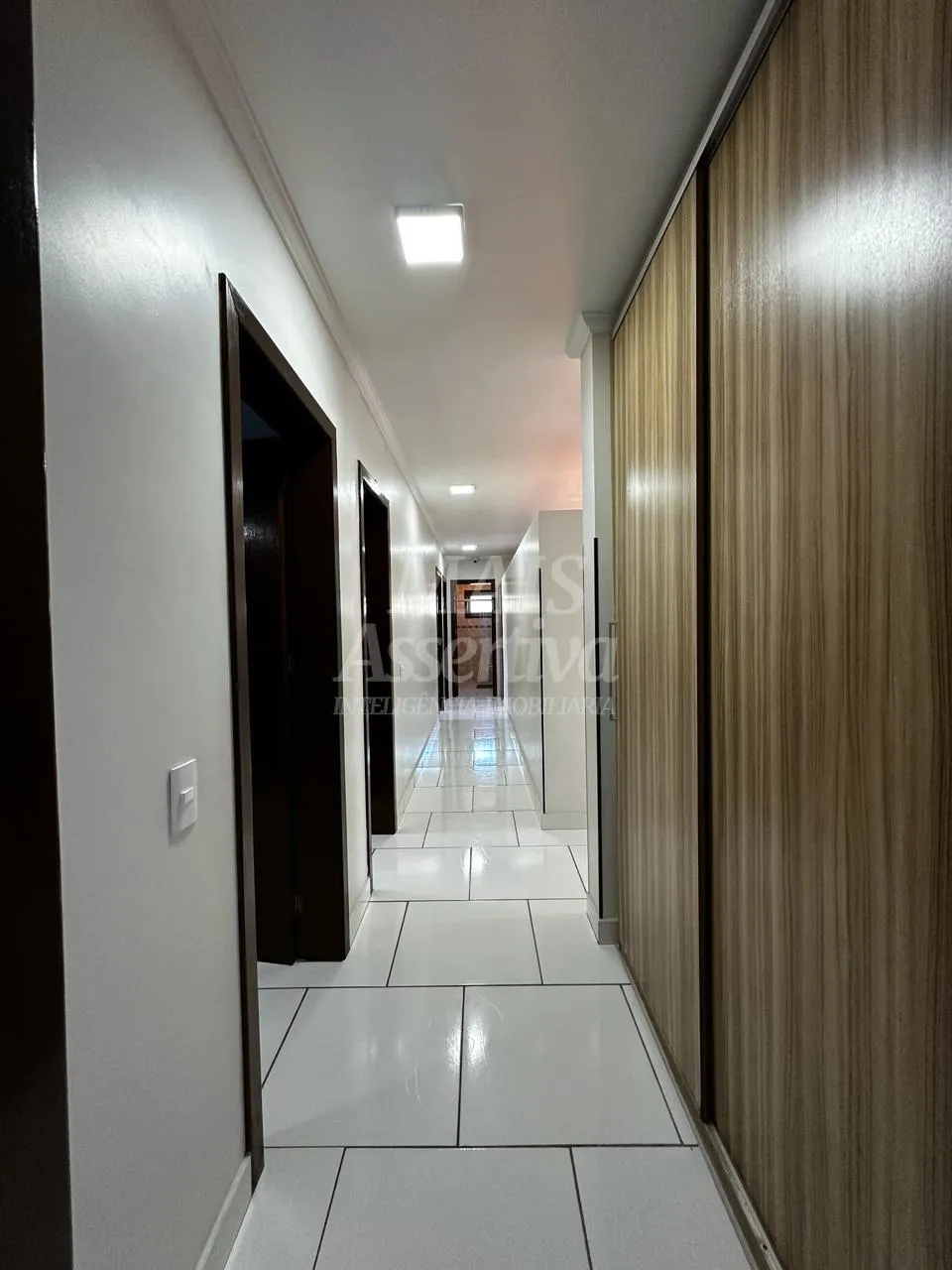 Imagem Casa 05 dormitórios para venda em Xangrilá