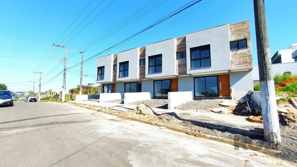 Imagem Sobrado a Venda no Residencial Verdes Campos na Rua Anna Abruzzi.
