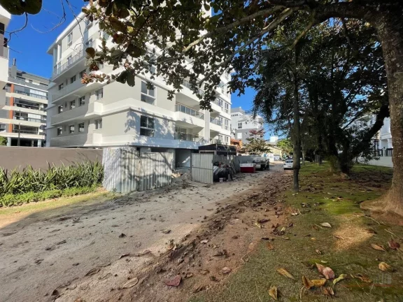 Imagem Este apartamento garden à venda em Jurerê oferece uma localização privilegiada, próximo à prai...
