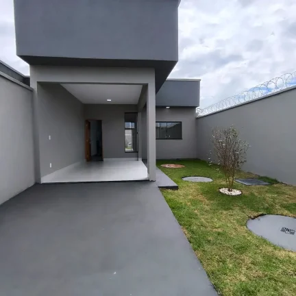 Casa De 2/4 Com Suite Om Quintal Grande E Otimo Acabamento No Parque Montreal