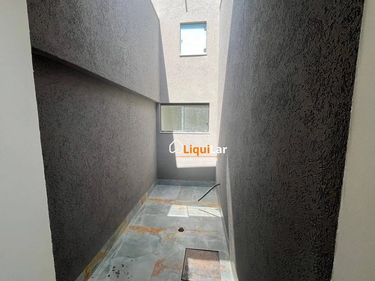 Imagem : Casa Nova à Venda na Vila Carlota com 2 Suítes e Piscina