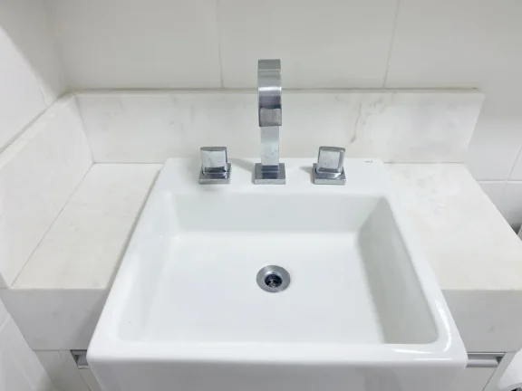 Imagem Apartamento 64M², 2Q, 1 Suíte, 2 Banheiros, 1 Vaga, Academia, Piscina Adulto e Infantil, Churrasqueira, Salão de Festas e Jogos, Playground, Sauna.