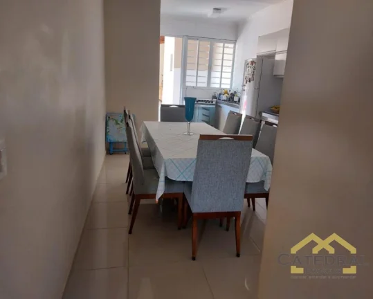 Imagem Casa com 2 Quartos, sendo 1 Suíte à venda por R$650.000,00 - 210m² - Jardim Guanabara - Jundiaí/SP
