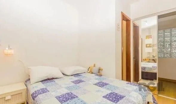 Imagem Casa com 7 Quartos e 6 vagas à Venda, 470 m² no Bairro Petrópolis