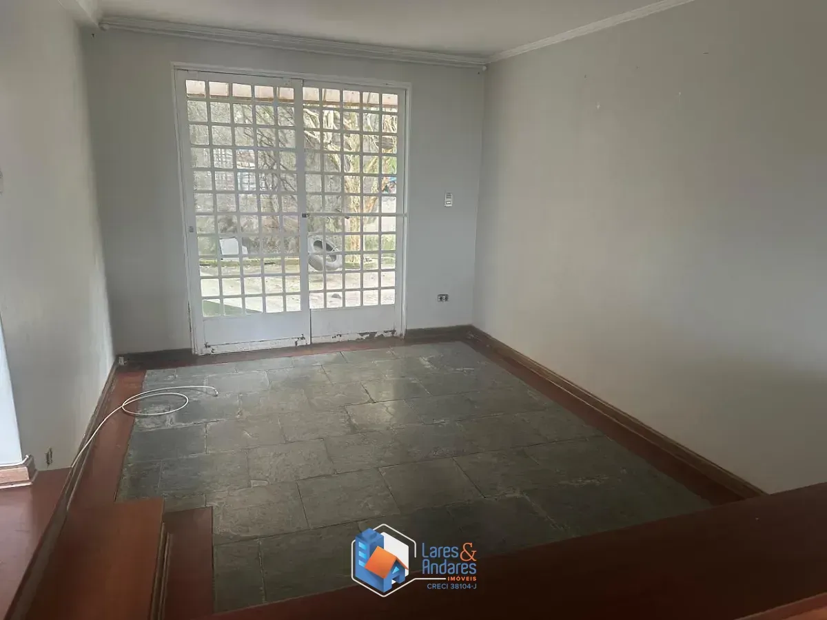 Imagem Sobrado para venda em Jardim Peri com 3 quartos, sendo 1 suíte, 300m²