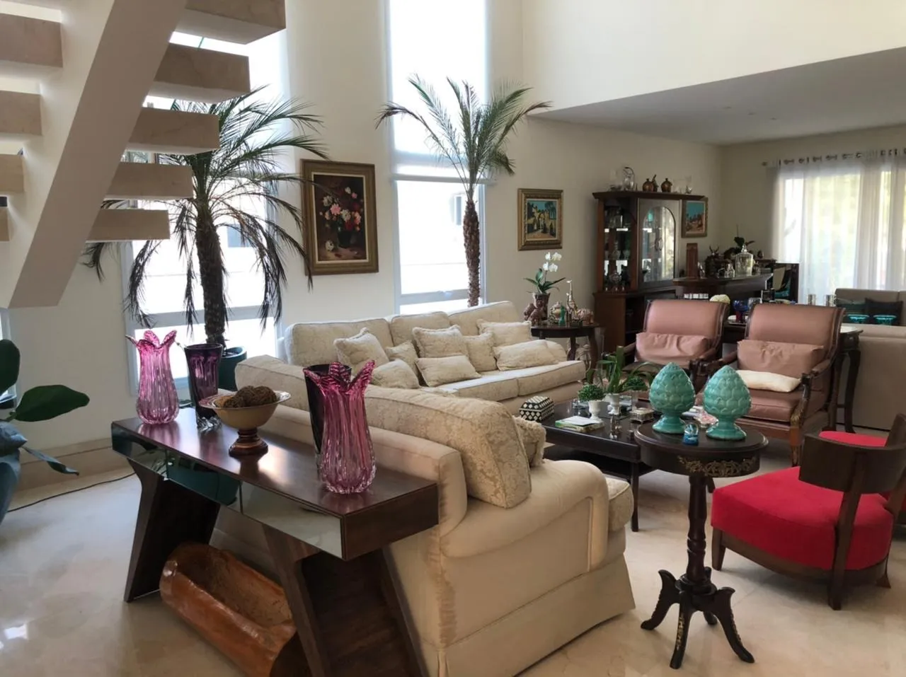 Imagem Casa 4 suítes MOBILIADA e decorada para locação e ou venda