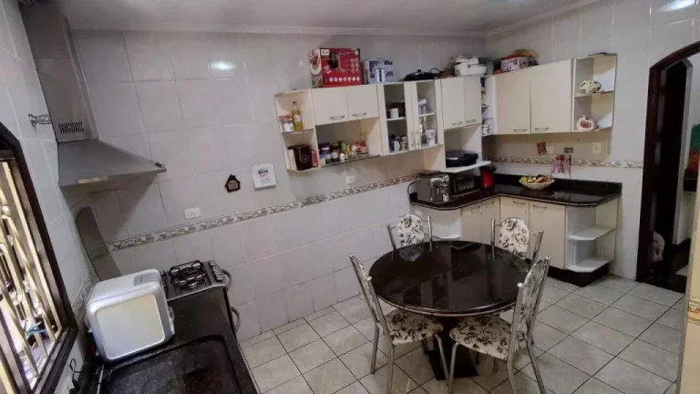 Imagem Casa para locação no condomínio Colonial Village em Caucaia do Alto, Cotia - SP | Batelli Imóveis