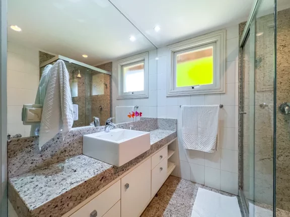 Imagem Casa em Condomínio para venda no bairro Três Figueiras em Porto Alegre