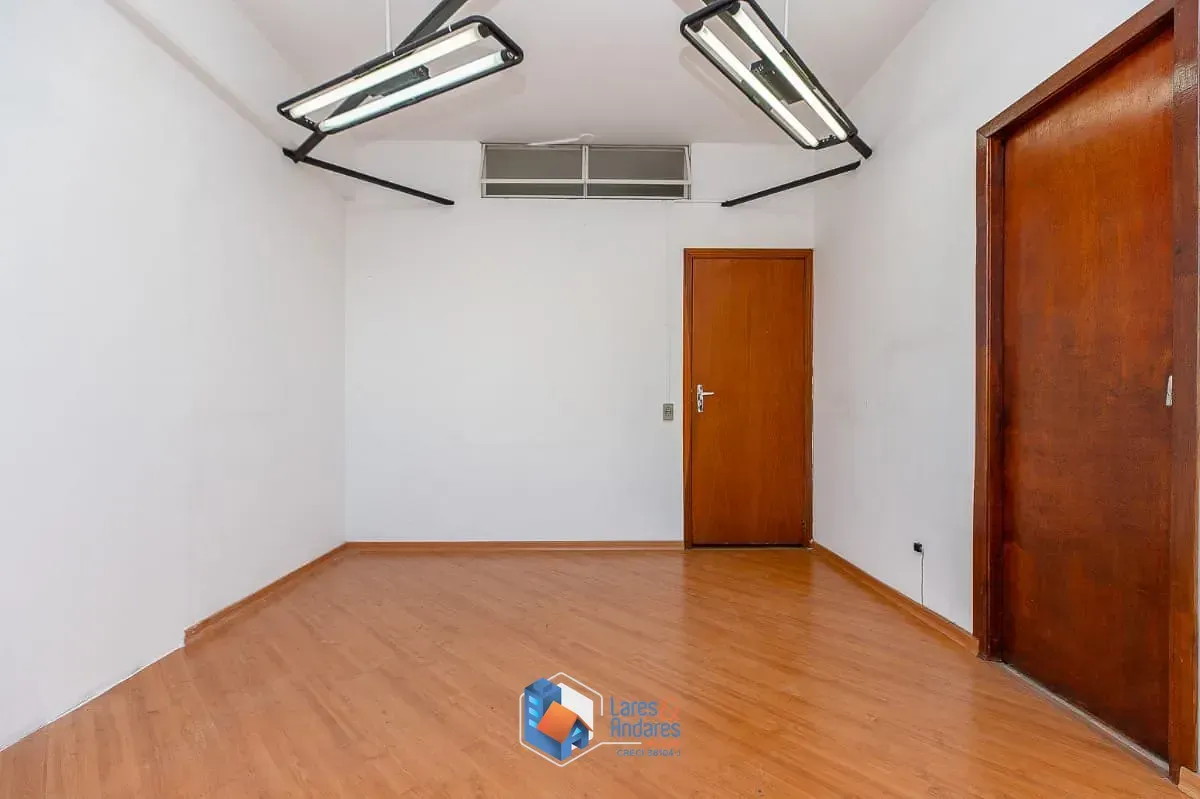 Imagem Conjunto comercial para venda em Centro, 353m²