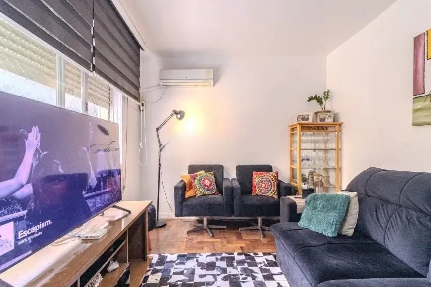 Imagem Apartamento de 3 Dormitórios com Garagem à Venda no Rio Branco, Próximo à Redenção