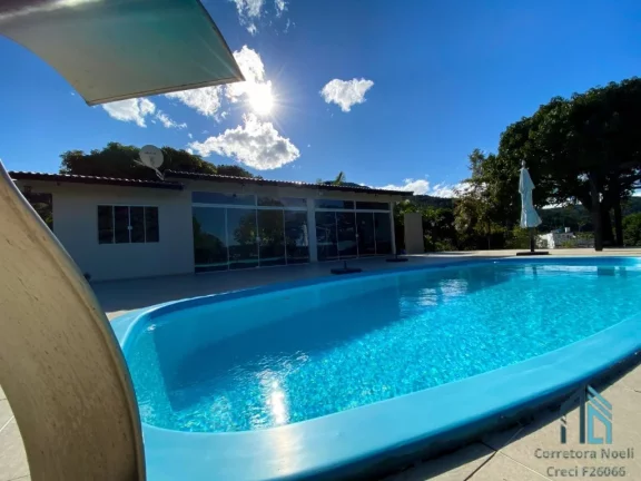 Imagem Sítio Lindo, com uma bela cachoeira, com cabanas e casa, em Governador Celso Ramos - SC