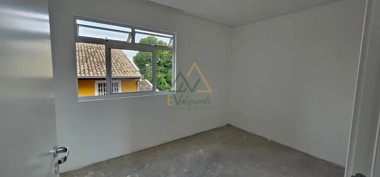 Imagem Sobrados em Condomínio à venda no Bairro Alto Curitiba PR