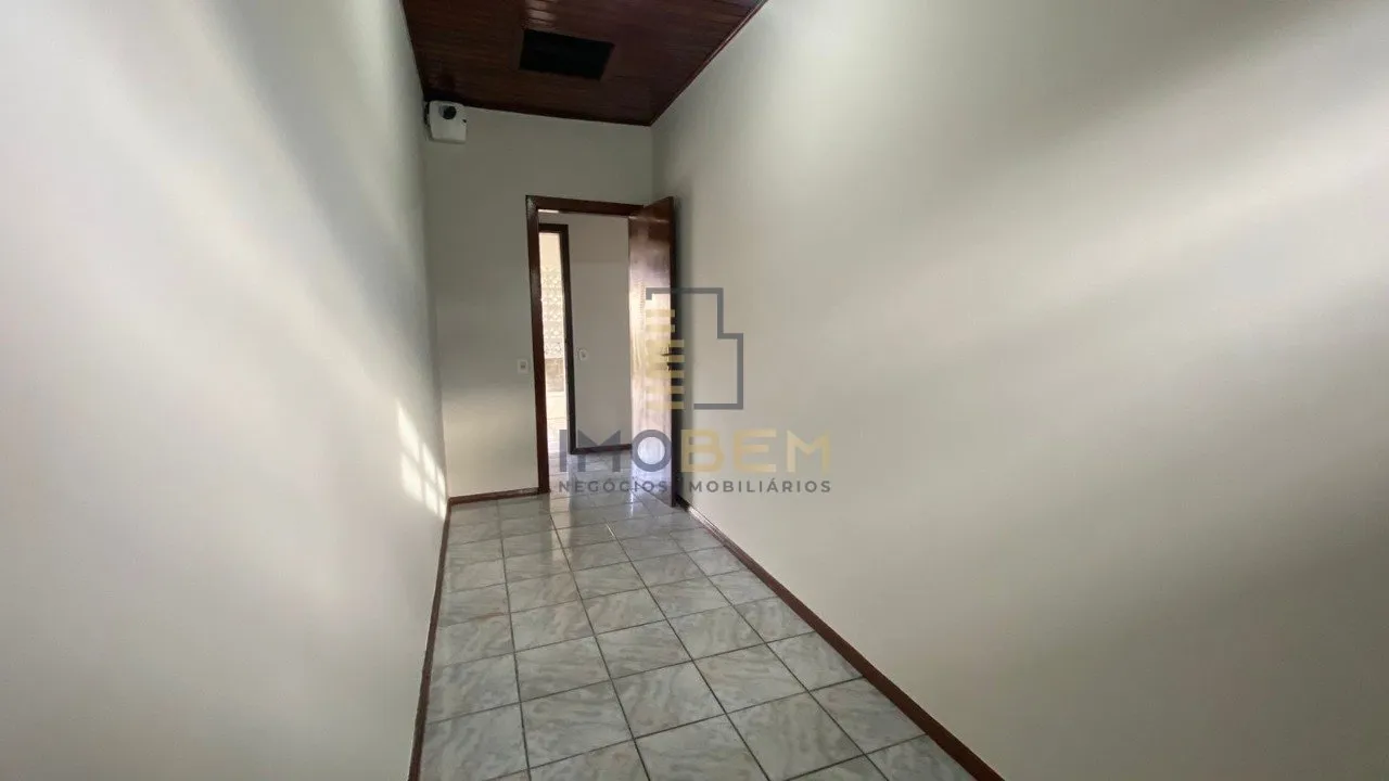 Imagem Um verdadeiro oásis no coração da cidade.

Imagine morar em uma casa espaçosa, cercada por área...