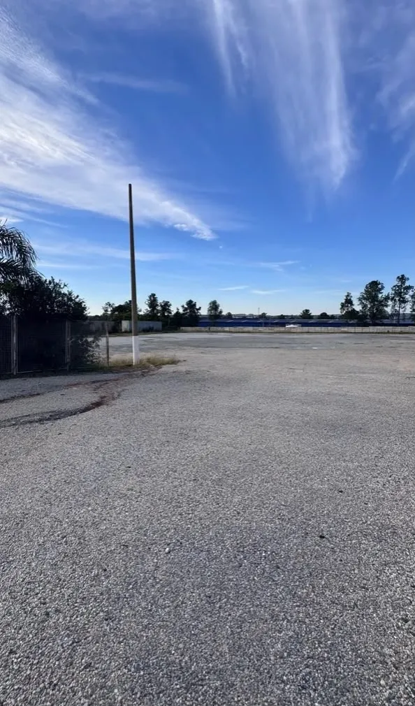 Imagem Aluga-se Galpão Industrial - Aparecidinha/Sorocaba ÁREA INDUSTRIAL PARA LOCAÇÃO EM SOROCABA - EXCELENTE LOCALIZAÇÃO E INFRAESTRUTURA