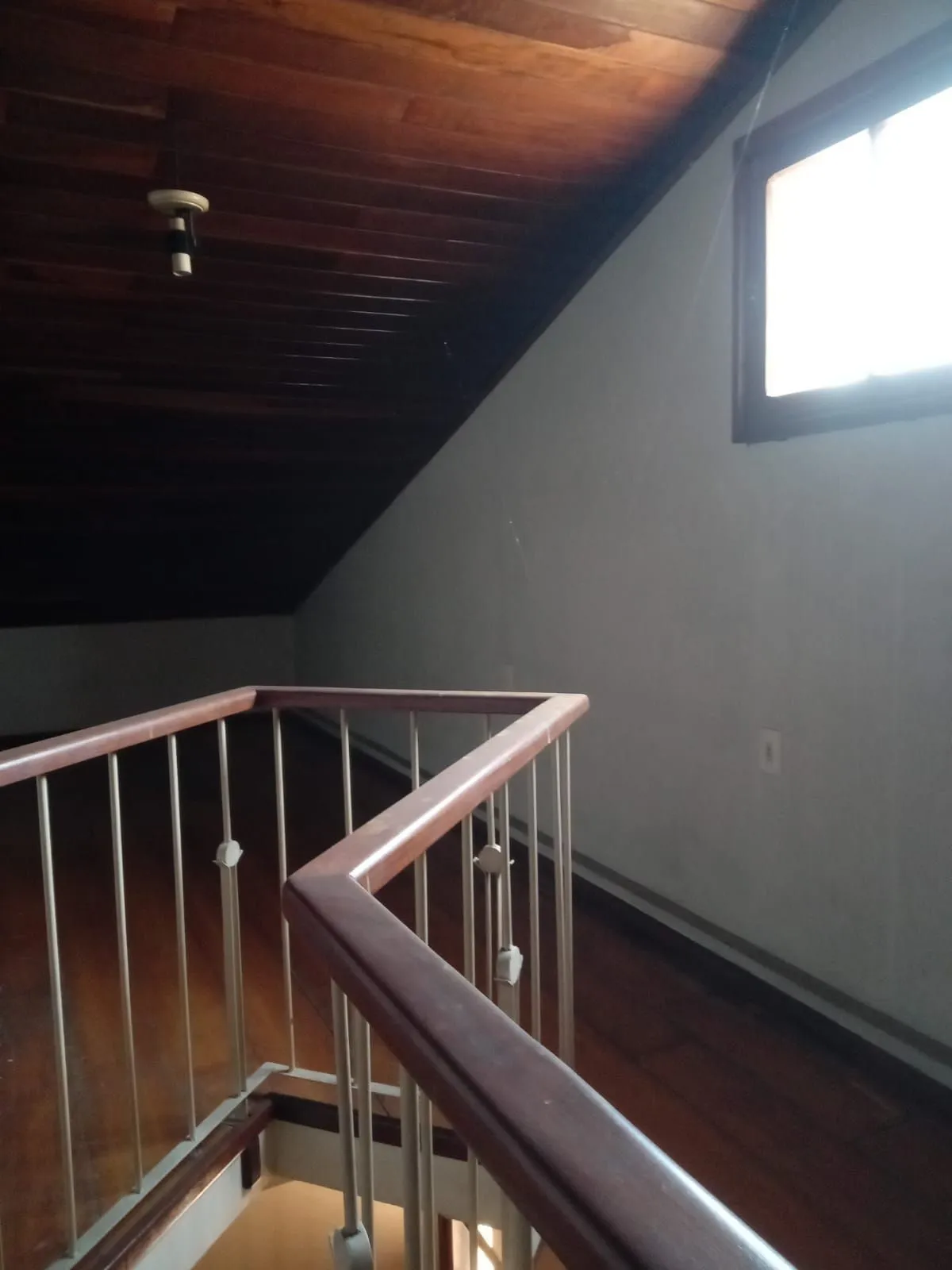 Imagem Ótima Casa com 4 Dormitórios no Bairro Cidade Baixa