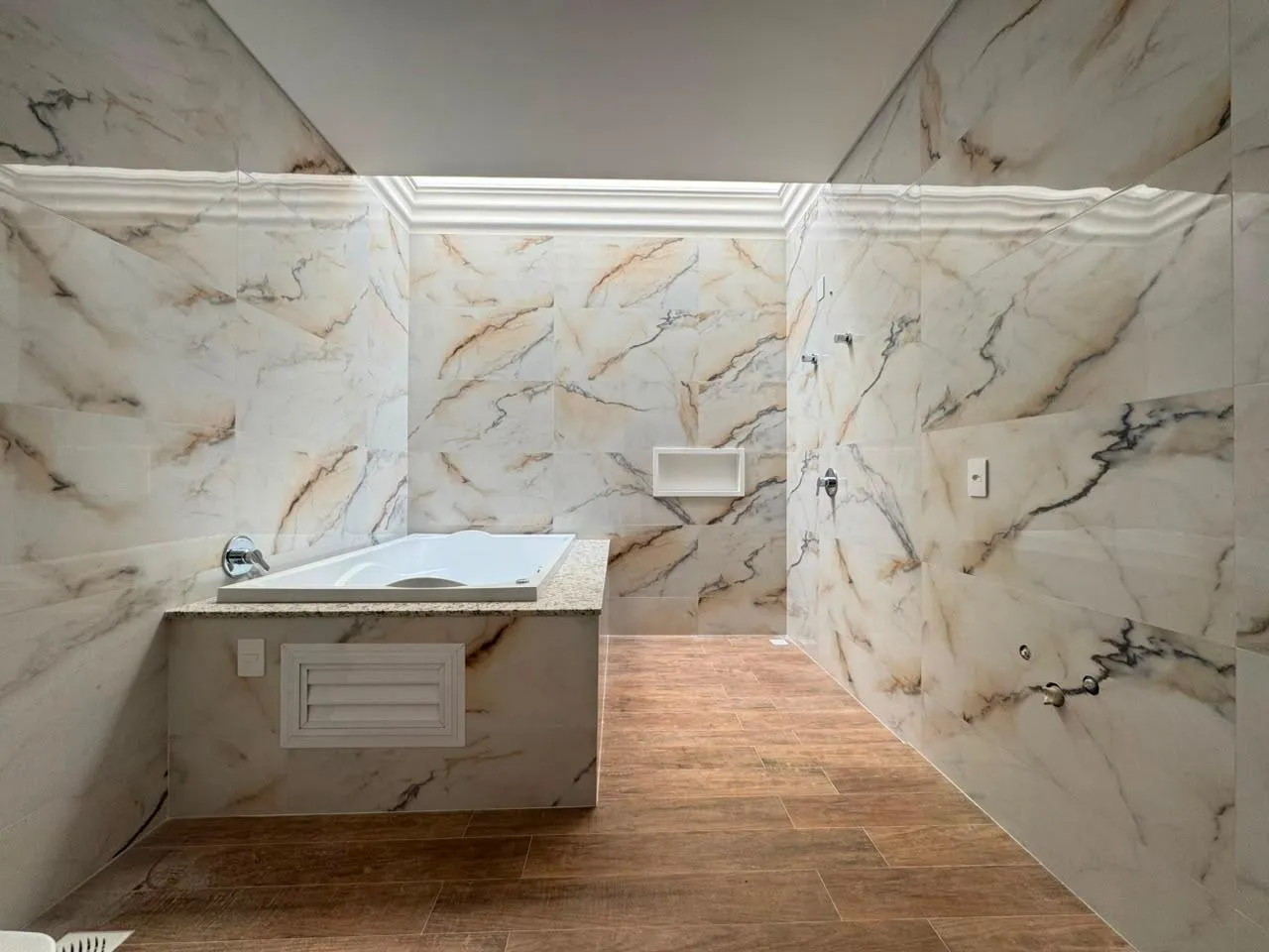 Imagem Casa à venda com 413.65m2 por R$ 3.800.000,00