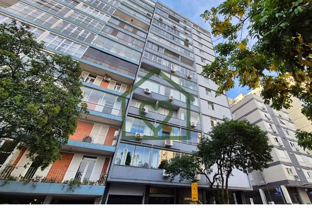 Viva a histÃ³ria de Porto Alegre com este incrÃ­vel apartamento localizado na rua Duque de Caxias nÂ...