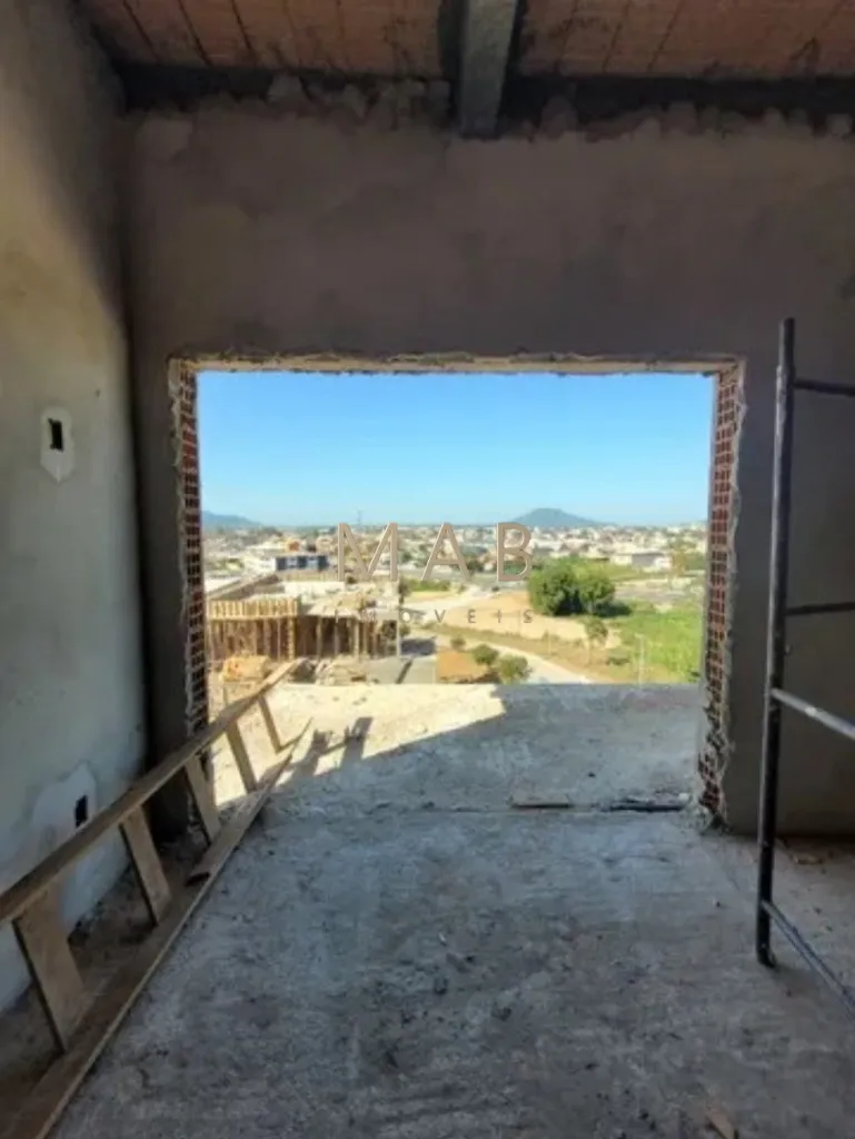 Imagem Espetacular casa à venda em Florianópolis-SC, no bairro Ingleses! 3 quartos sendo 2 suítes, 3 salas, 4 banheiros, 3 vagas de garagem, 326,00m².