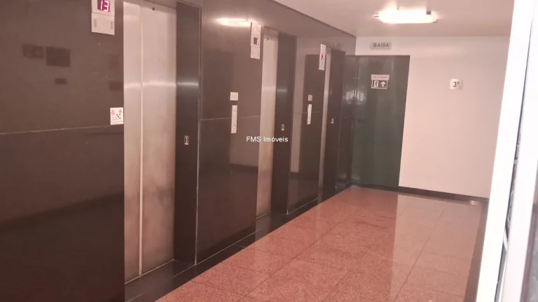 Imagem Conjunto Comercial de Alto Padrão à Venda em Indianópolis, São Paulo-SP: 6 salas, 2 vagas, 80m² de Área!