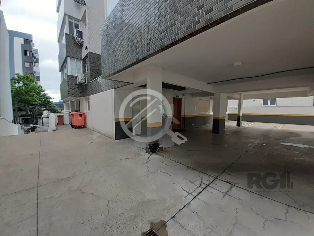Imagem Apartamento de dois dormitórios sendo um suíte, living dois ambientes com churrasqueira, cozinha e...