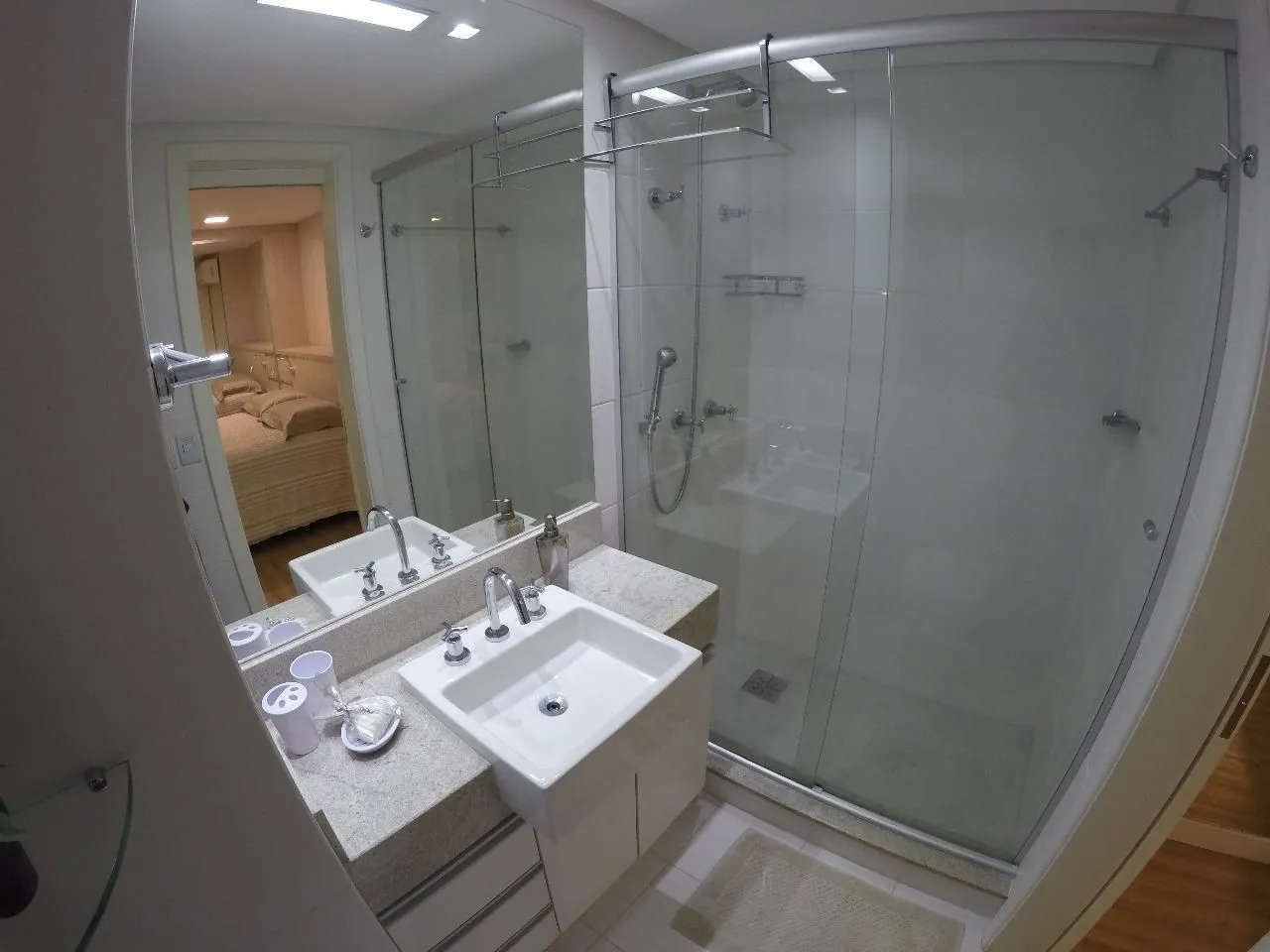 Imagem Vende-se apartamento duplex com 1 quarto , 64m² e 2 vagas - Praia de Belas