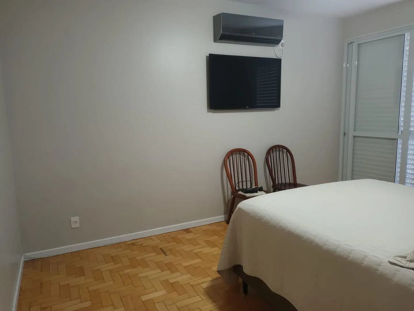 Imagem Casa à venda com 3 quartos , 192m² em Estreito Florianópolis