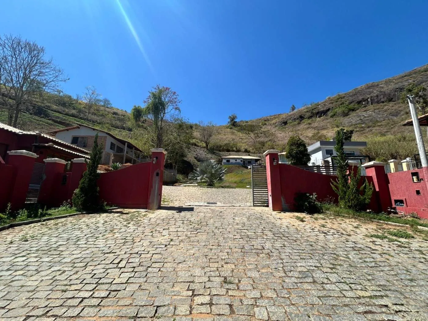 Terreno em Condomínio para Venda em Areal / RJ em Estrada Octávio  Valladas Quintella