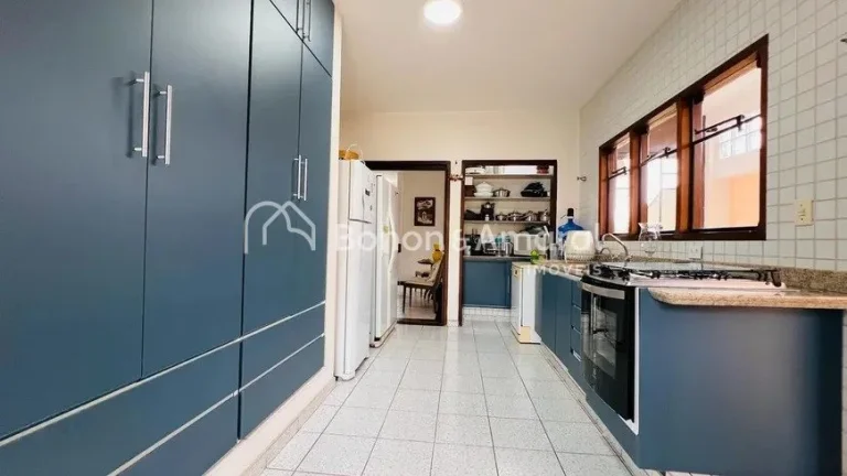 Imagem Linda casa em condomínio - ampla, funcional e muito aconchegante!

Documentação ok para financiam...