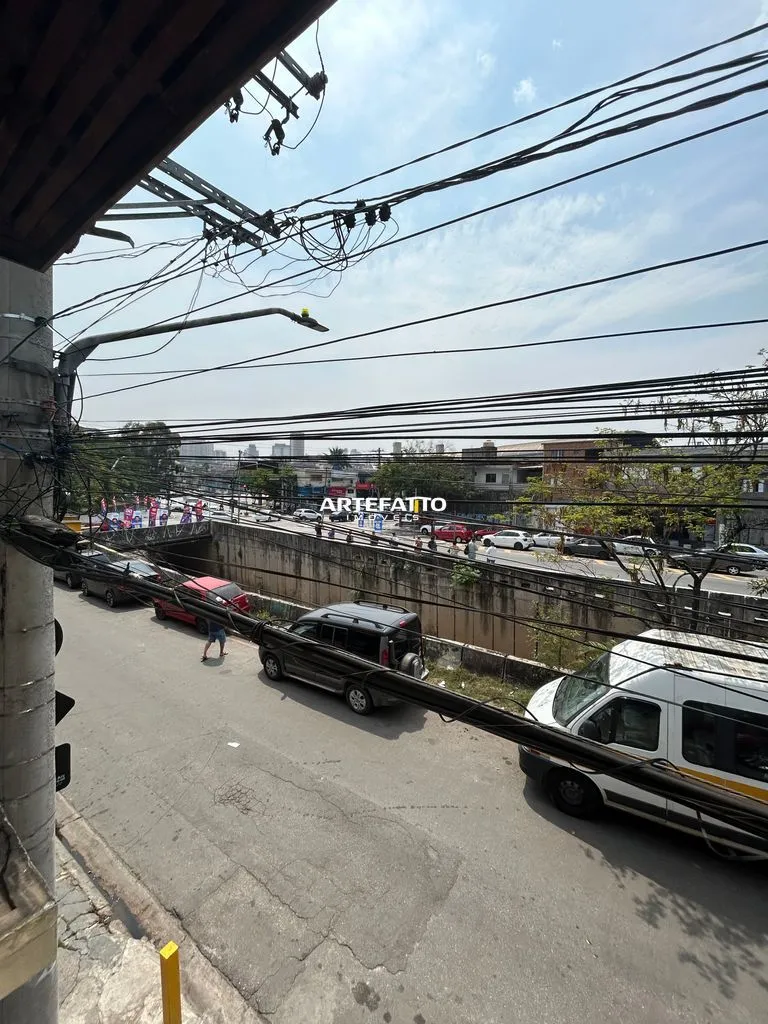 Imagem Excelente casa com ponto comercial a pouco metros do metrô