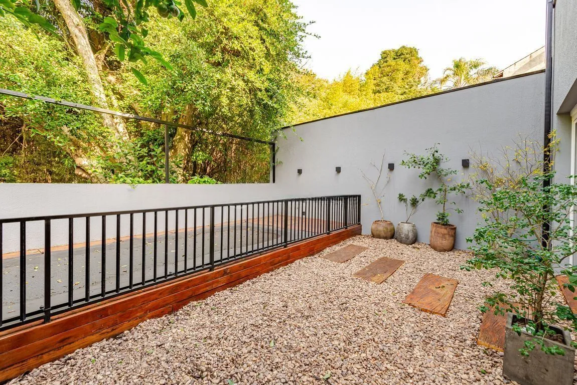 Imagem Casa em condomínio com piscina e salão privativo na Vila Nova