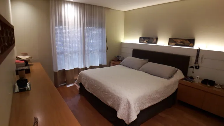Imagem Apartamento com 3 Quartos à Venda, 248 m² em Vila Suzana - São Paulo