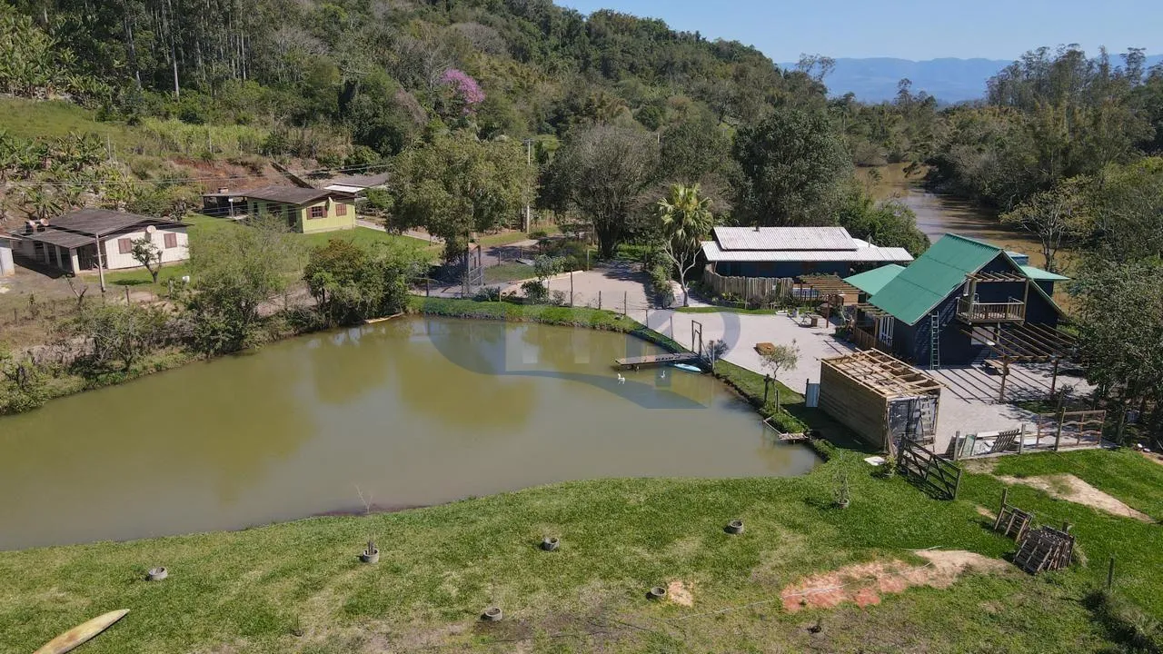 Imagem Sitio com chale e casa de alvenaria em Vila Sao Joao, Torres
