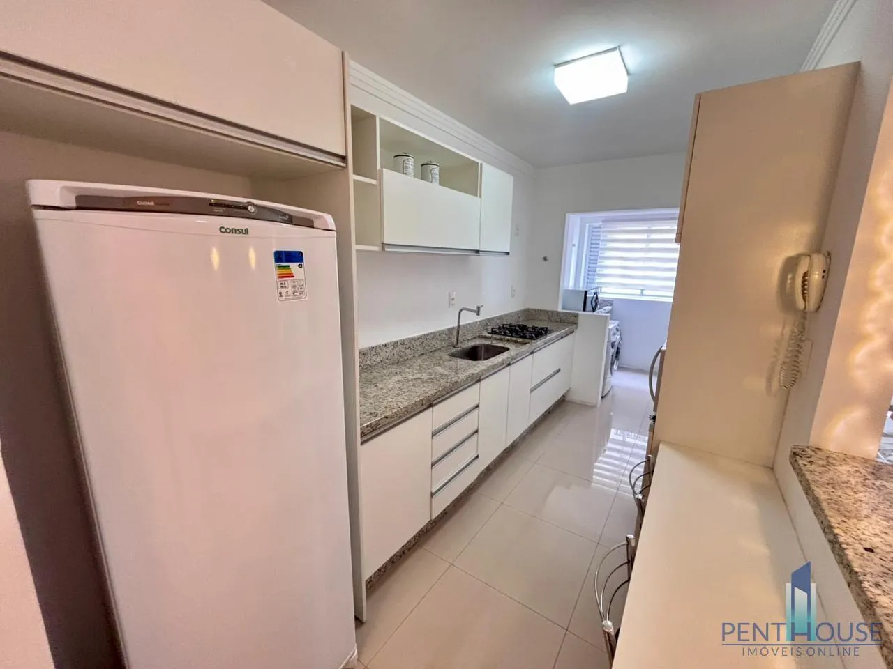 Imagem Apartamento Quadra Mar para Venda em Balneário Camboriú, CENTRO, 2 dormitórios, 1 suíte, 2 banheiros, 2 vagas