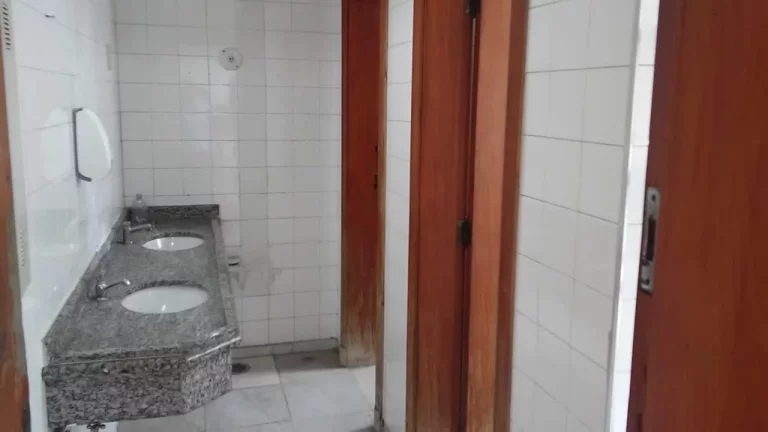 Imagem Conjunto comercial na República junto ao metrô