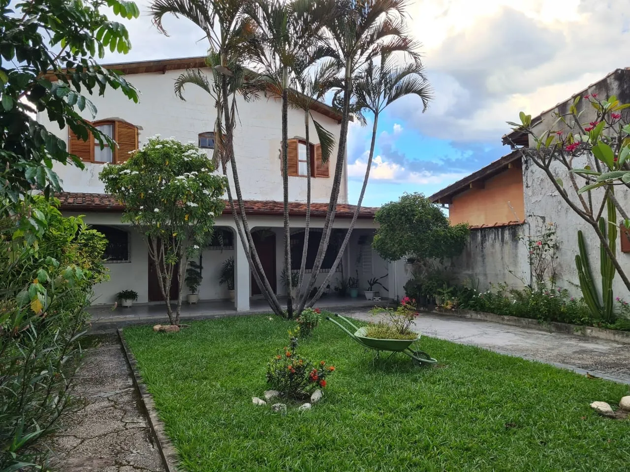 Imagem Casa à venda 4 Quartos, 3 Vagas, 300M², Crispim, Pindamonhangaba - SP