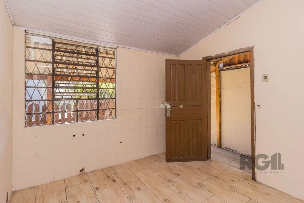 Imagem Casa de 5 dormitórios no bairro Sarandi