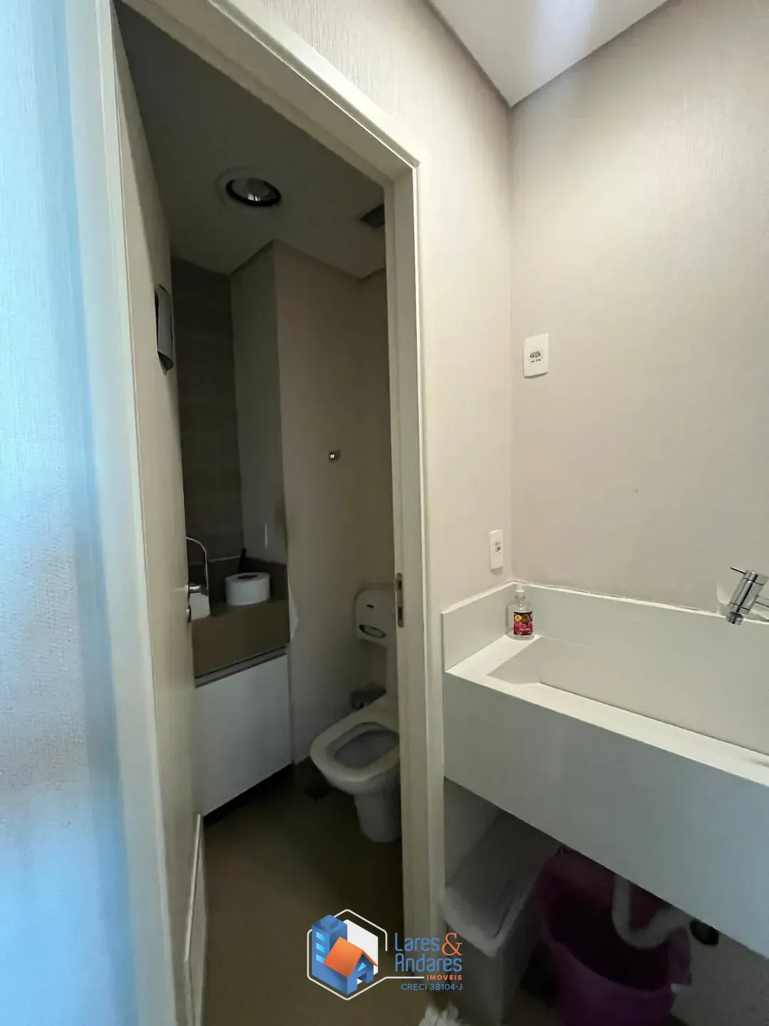 Imagem Conjunto comercial para venda em Jardim Caboré, 123m²