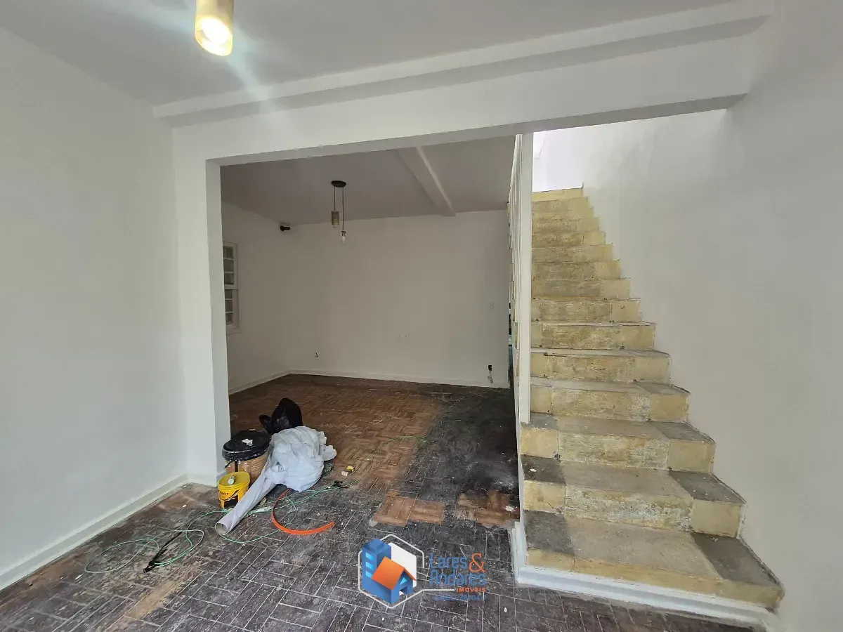 Imagem Sobrado para venda em Jardim Odete com 3 quartos, 140m²