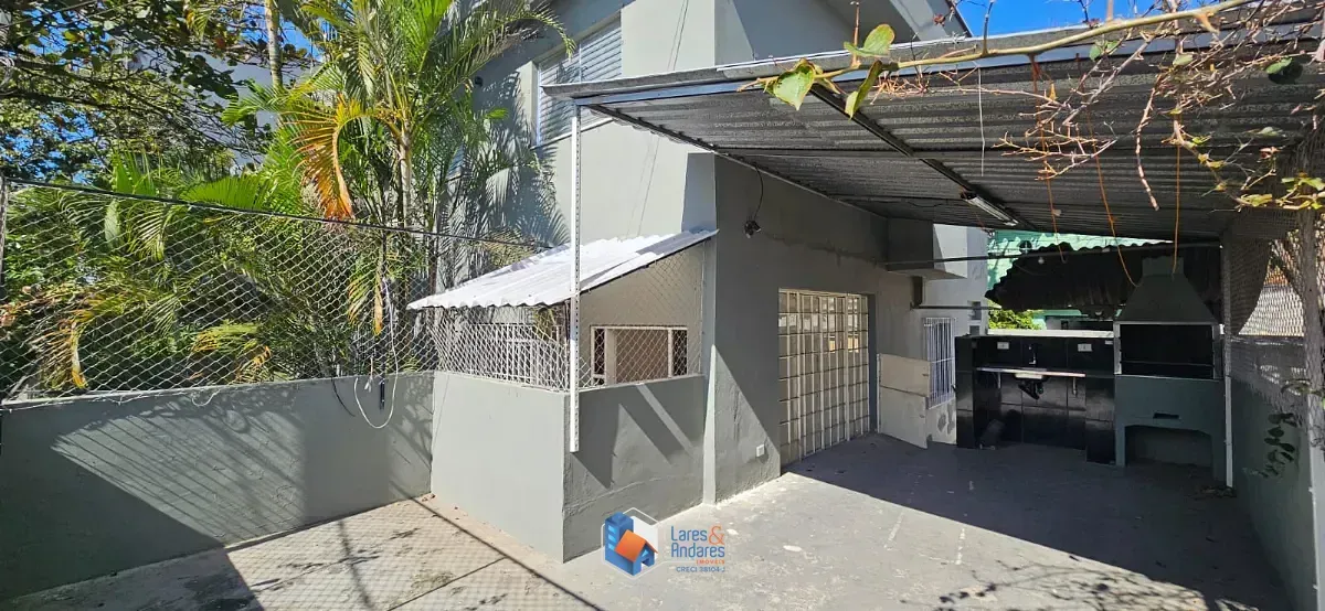 Imagem Sobrado para venda em Jardim Regis com 5 quartos, sendo 1 suíte, 218m²