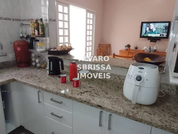 Imagem Excelente casa com 3 dormitórios sendo 1 suíte no bairro Jardim Celani II em Salto SP