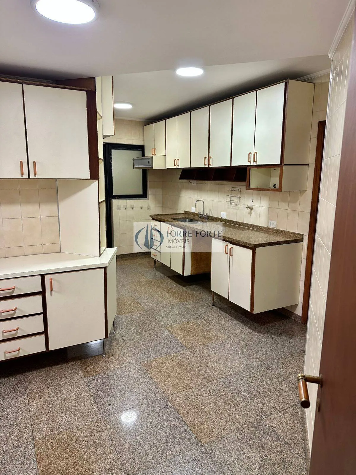Imagem Excelente apartamento 150 m² 3 dormitórios 1 suíte 2 vagas garagem em Moema
