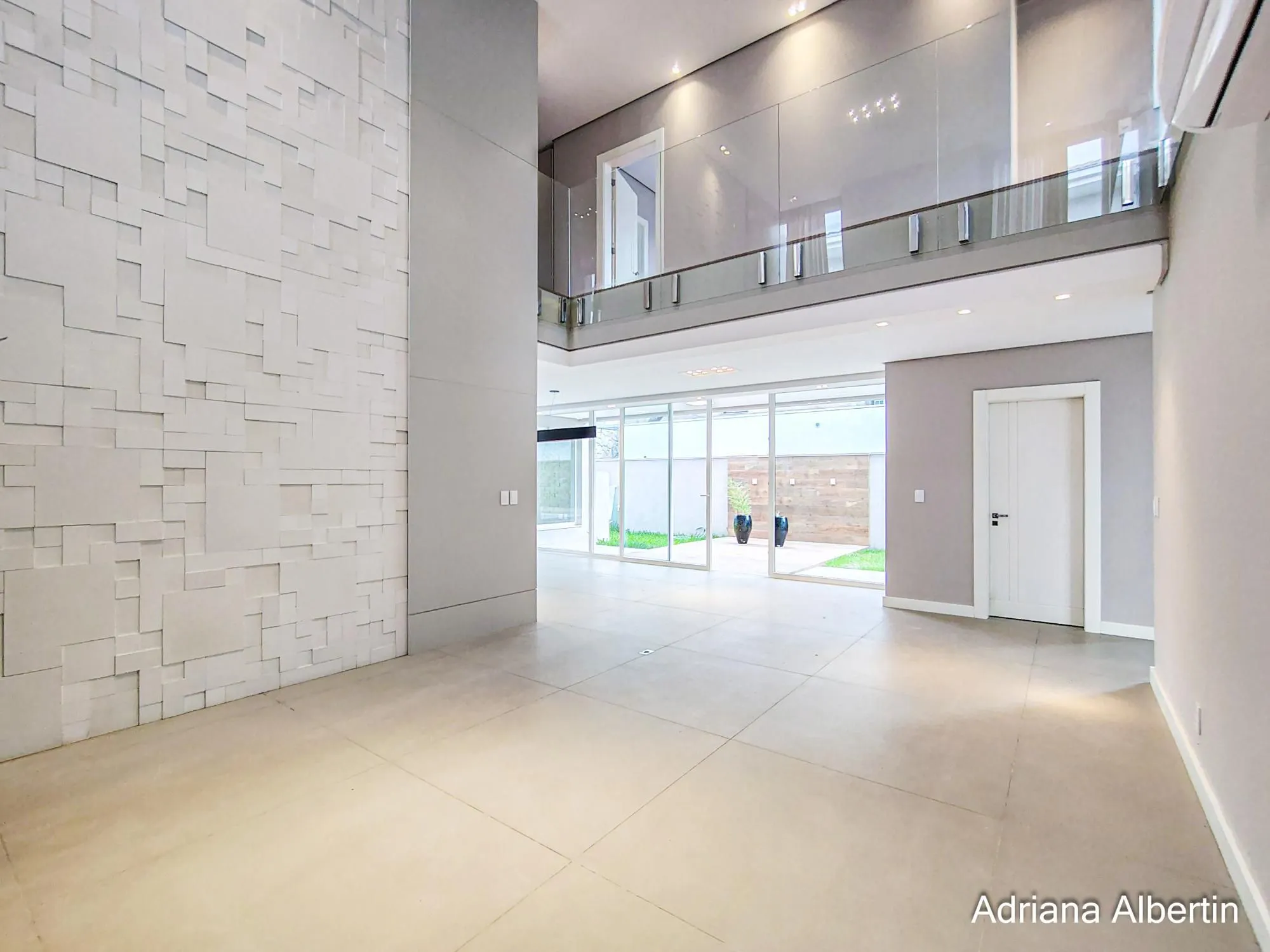 Imagem Casa com 400m² e 4 suítes