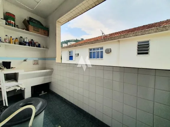 Imagem Apartamento á Venda - 2 dormitórios, 1 vaga de garagem - Marapé - Santos