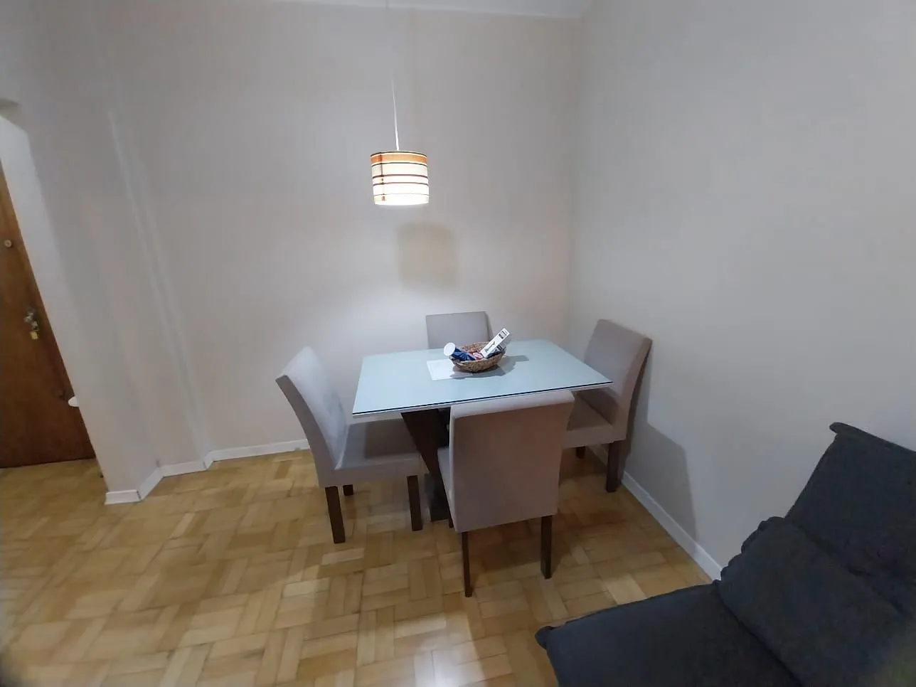 Imagem Oportunidade Excelente Apartamento 1D Mobiliado 2 piso com elevador Cidade Baixa.