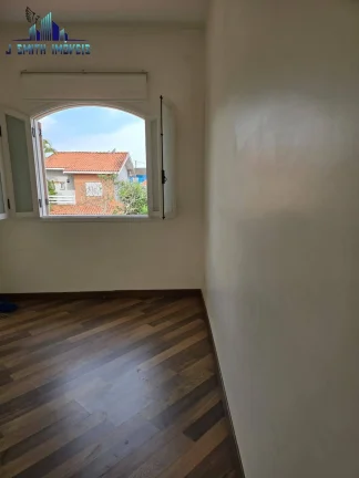 Imagem CASA AMPLA, 3 SUÍTES, QUINTAL GRANDE COM PAISAGISMO. COND. C/ LAZER