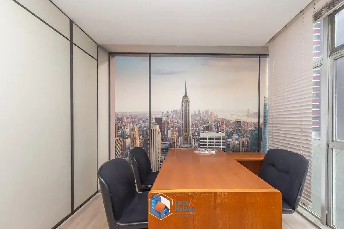 Imagem Conjunto comercial para venda em Cerqueira César, 82m²
