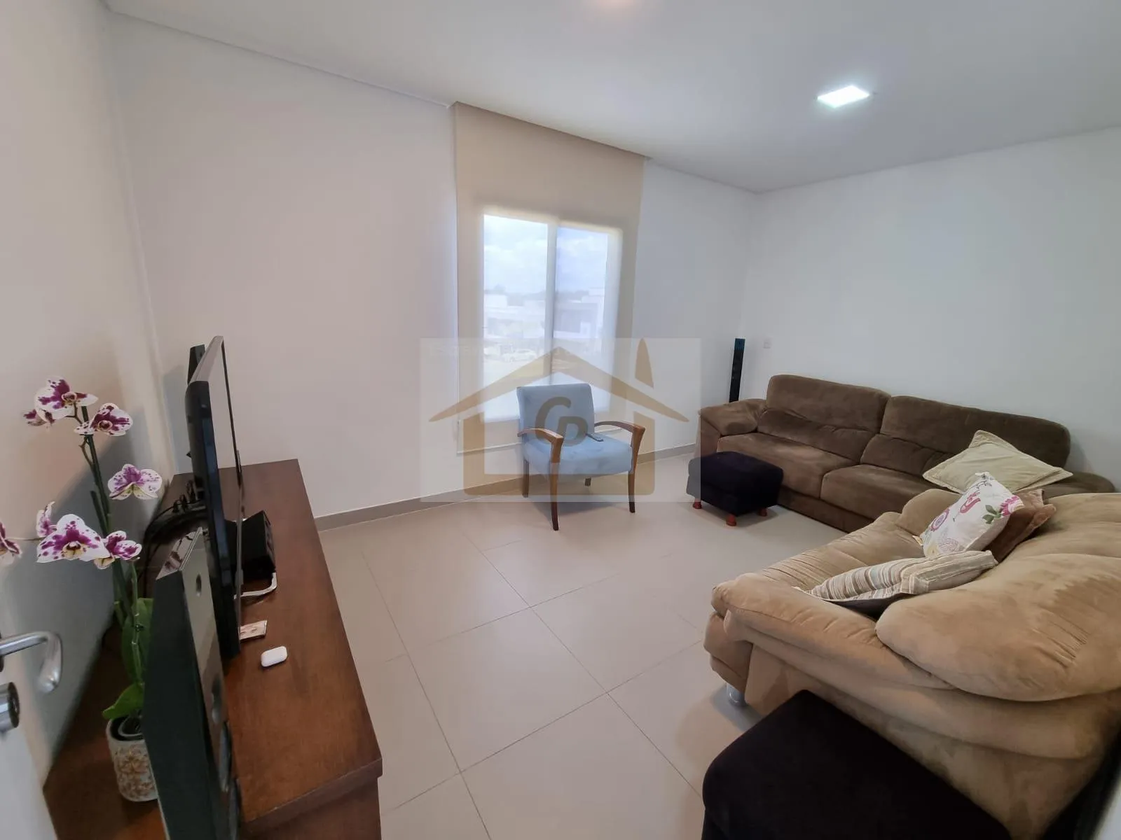 Imagem Casa com 4 quartos sendo 3 suítes, 6 vagas, Segurança e Conforto!!!